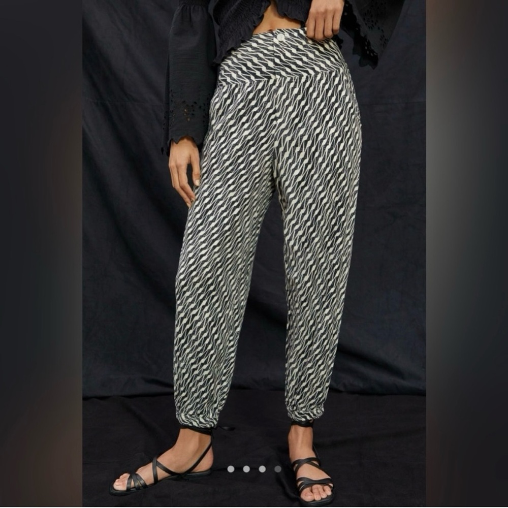 Anthropologie Black and White Patterned Jogger pant.